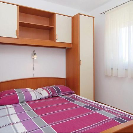 2 Bedroom Nice Apartment In 维尔 外观 照片