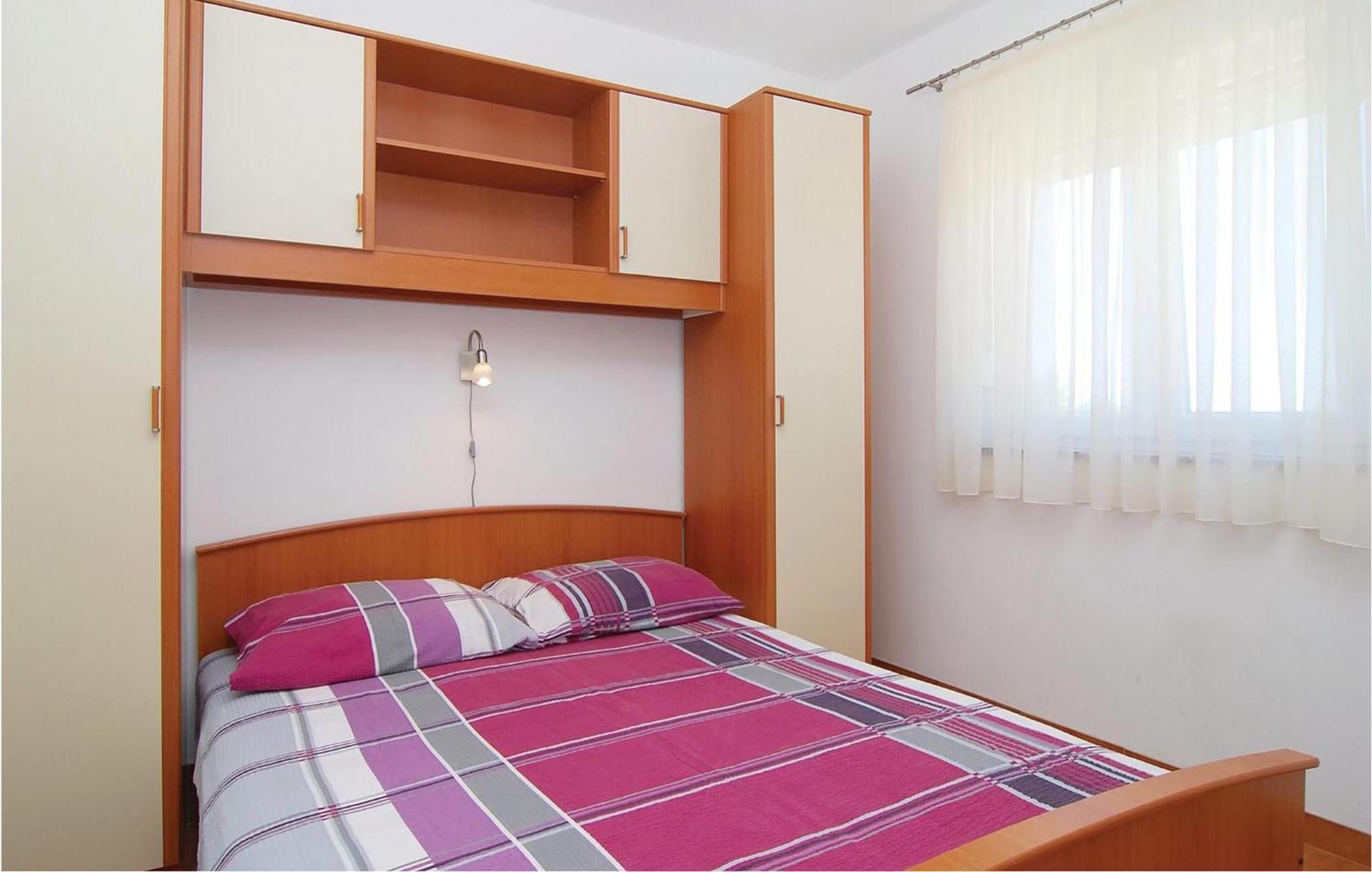 2 Bedroom Nice Apartment In 维尔 外观 照片