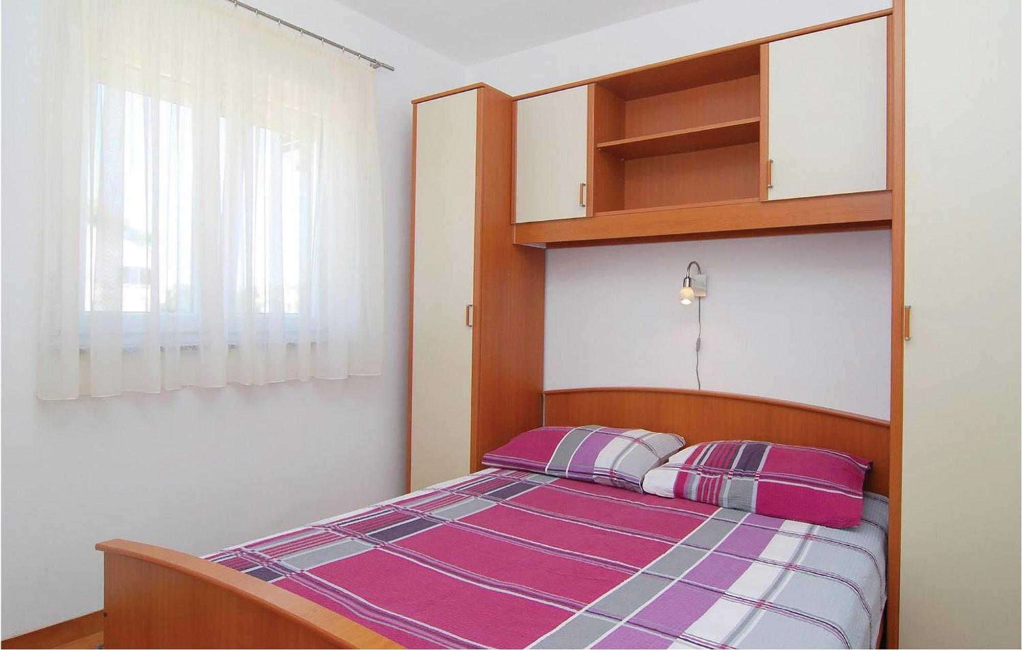 2 Bedroom Nice Apartment In 维尔 外观 照片