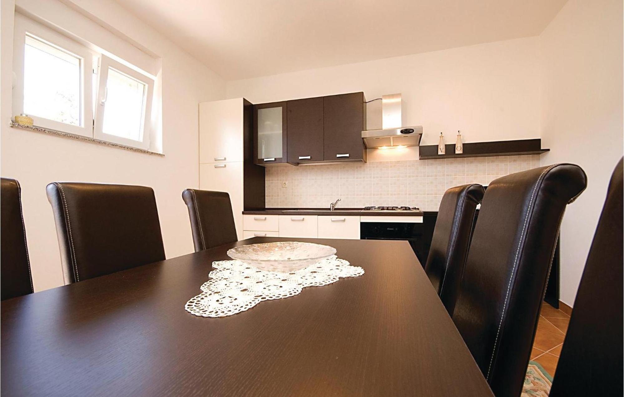 2 Bedroom Nice Apartment In 维尔 外观 照片